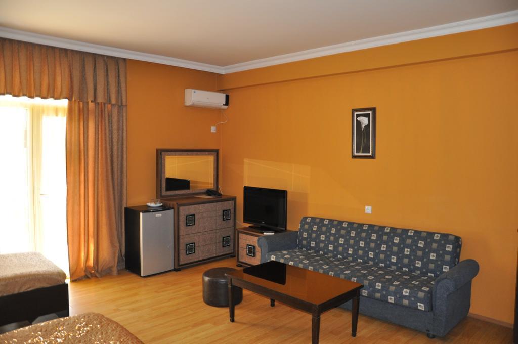 Prestige Hotel Batumi Room photo
