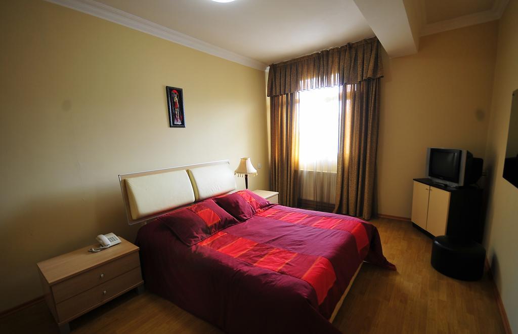 Prestige Hotel Batumi Exterior photo