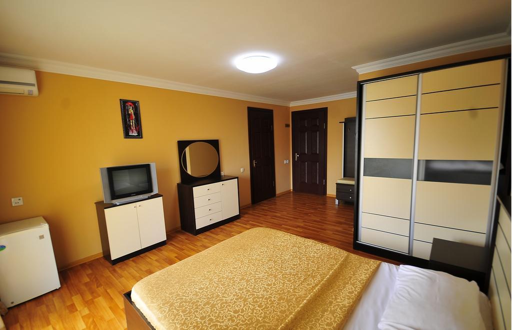 Prestige Hotel Batumi Exterior photo